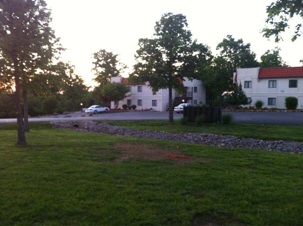 Four Seasons Racquet And Country Club
