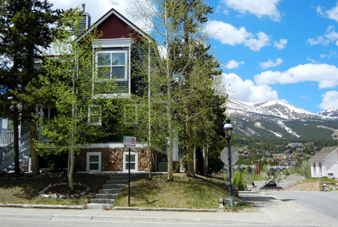 French Ridge Condominiums