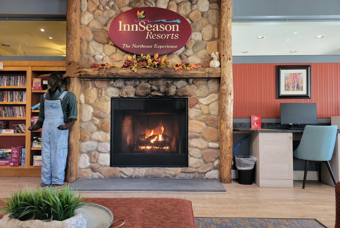 Innseason Resort At Pollard Brook lobby