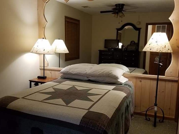 Loreley Resort bedroom