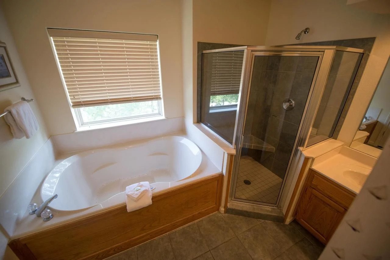 Branson Yacht Club At Rock Lane bathroom Branson Yacht Club At Rock Lane bathroom