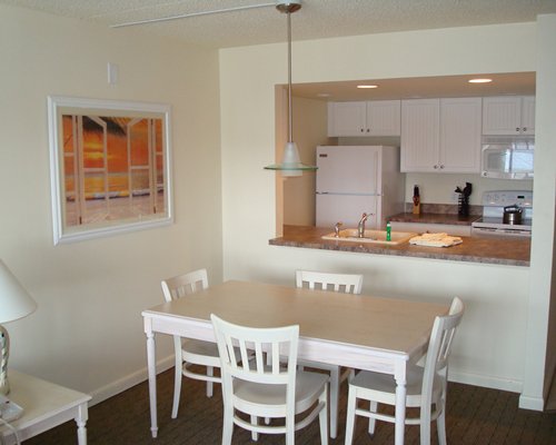 Brigantine Beach Club dining and living