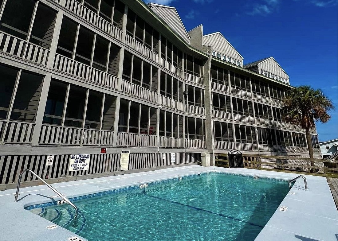 Seawatch Inn at the Landing Pool