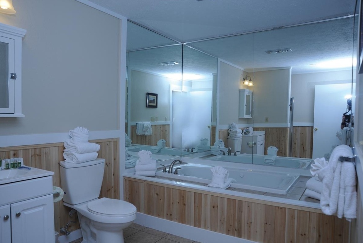 Carriage House bath