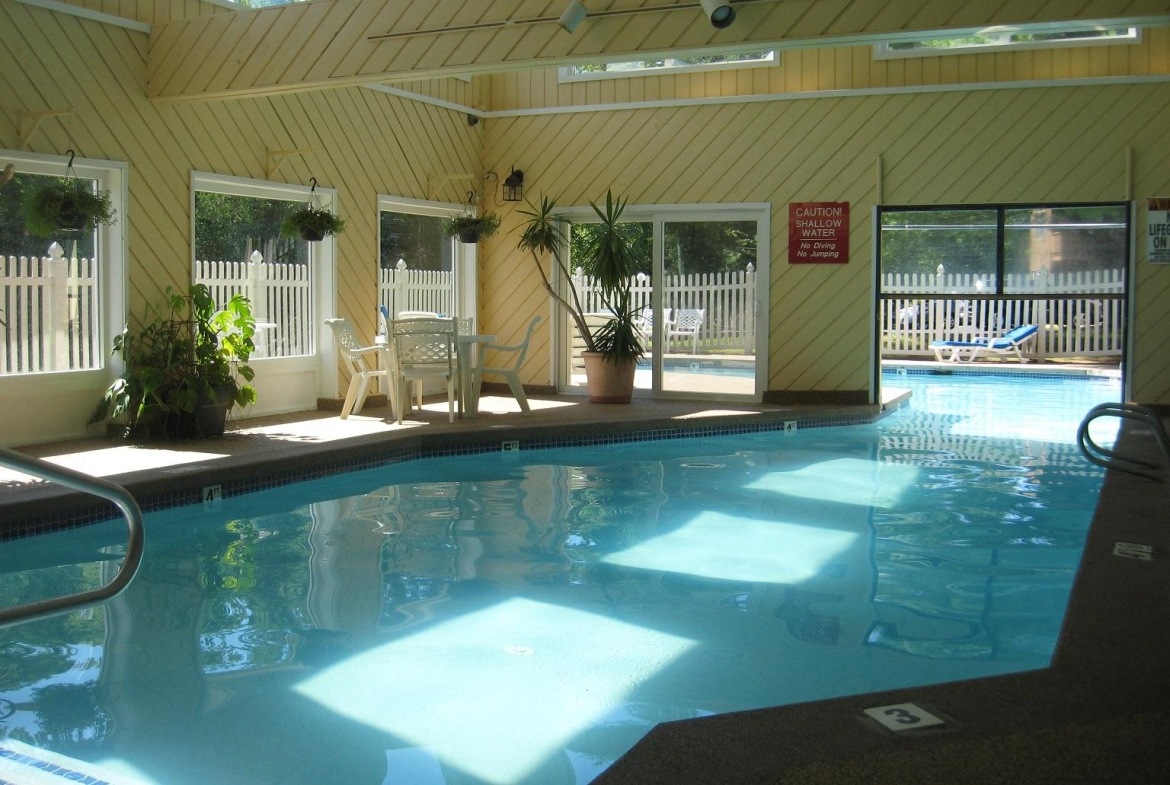 resort pool