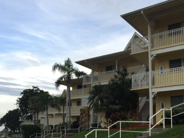 Charter Club Resort On Naples Bay ext