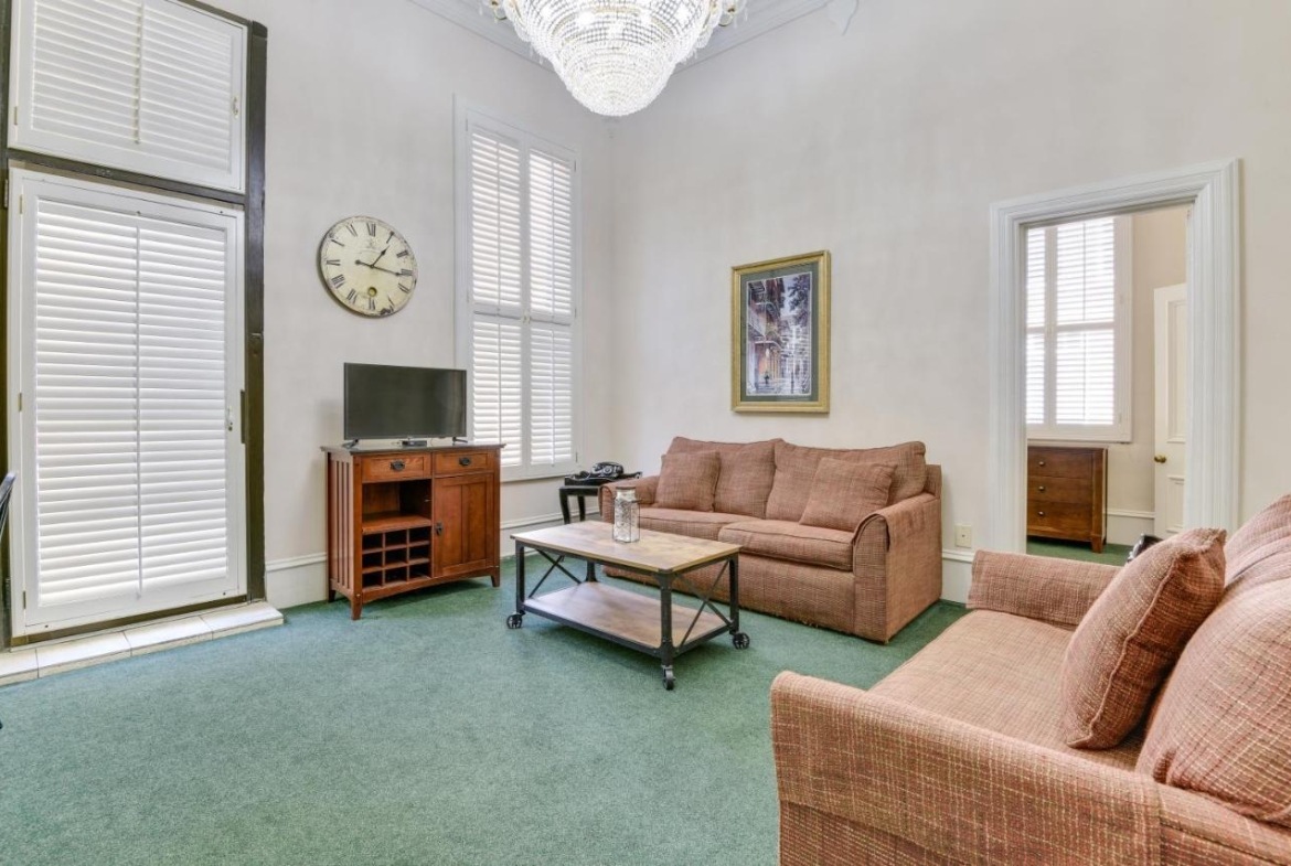 Chateau Orleans living
