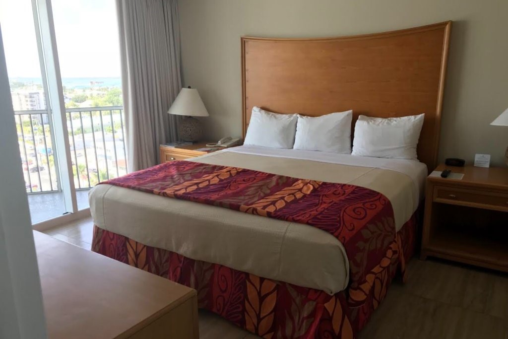 Diamondhead Beach Resort bedroom