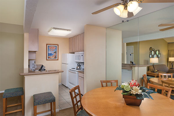 Dolphins Cove Resort dining room