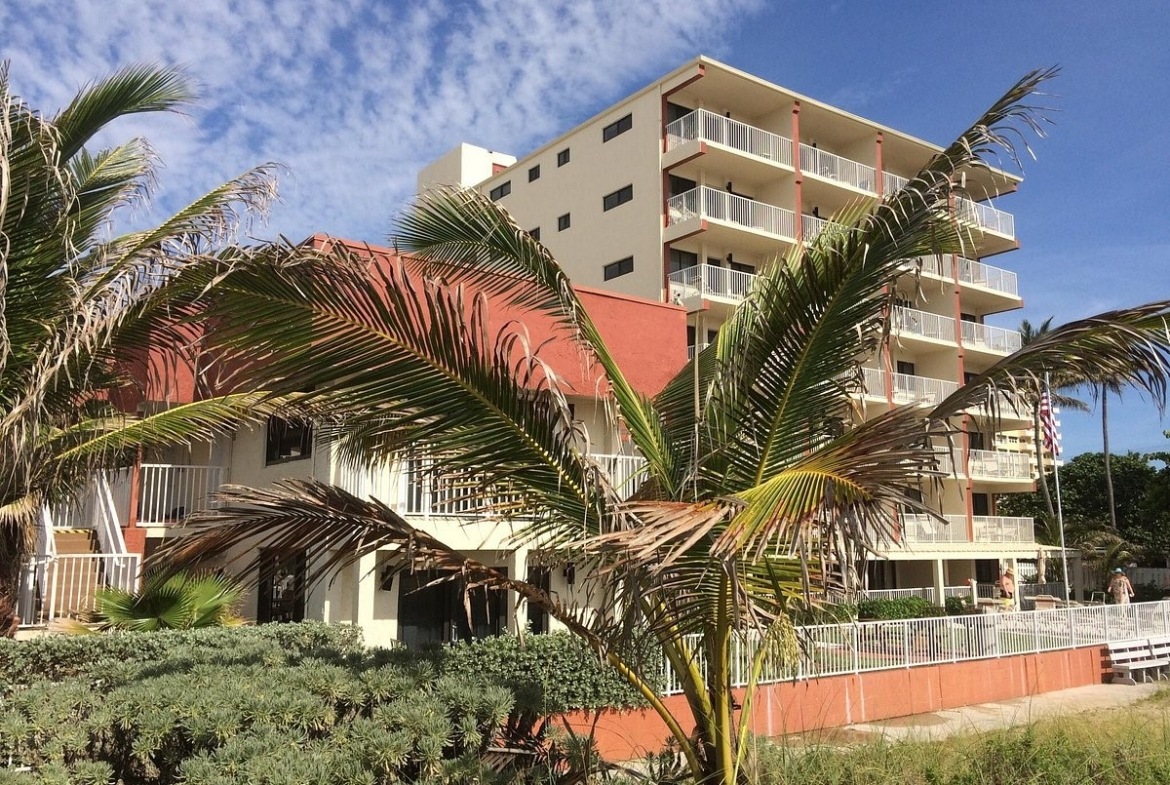 la costa beach club resort