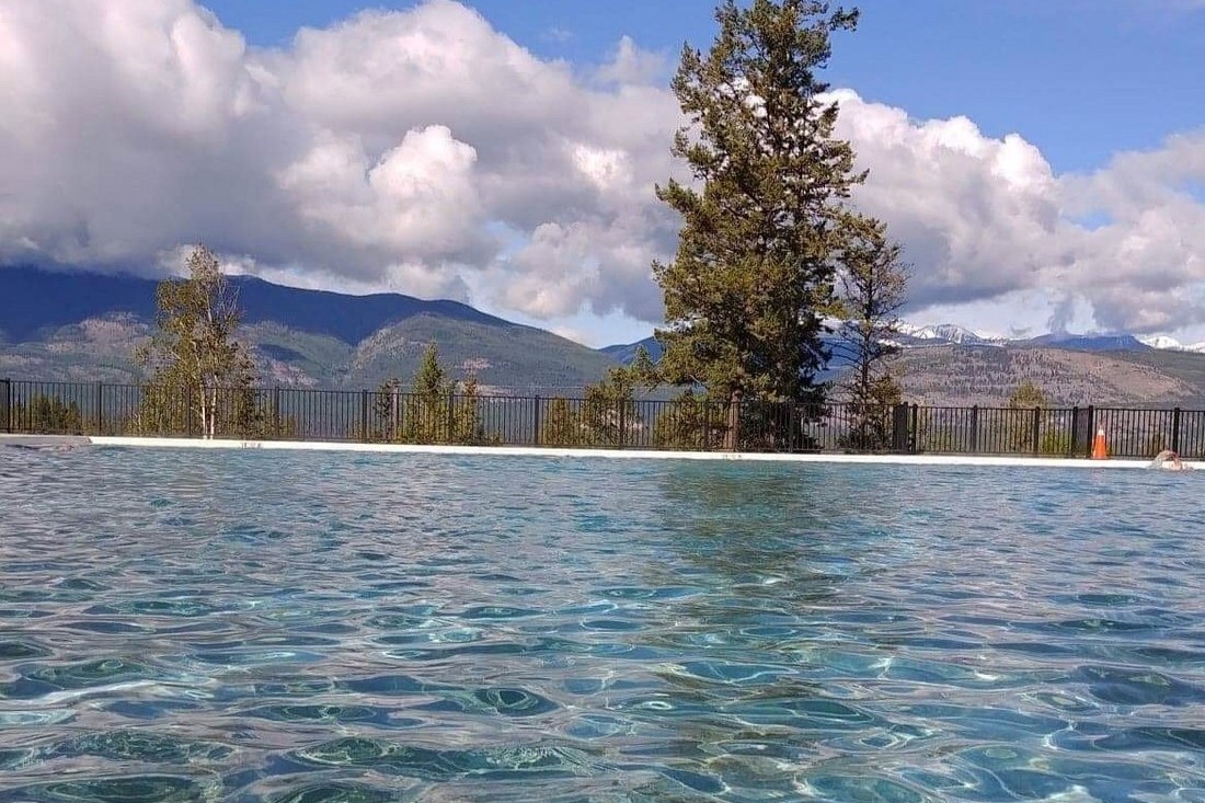 hot springs pool view