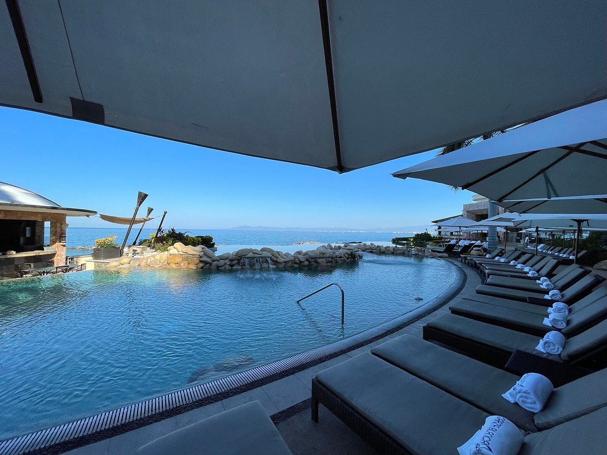 Garza Blanca Preserve & Spa Pool View