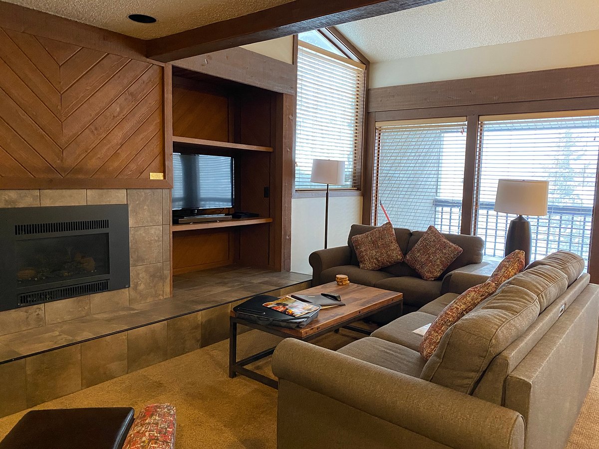 Gold Point Resort living room Gold Point Resort living room
