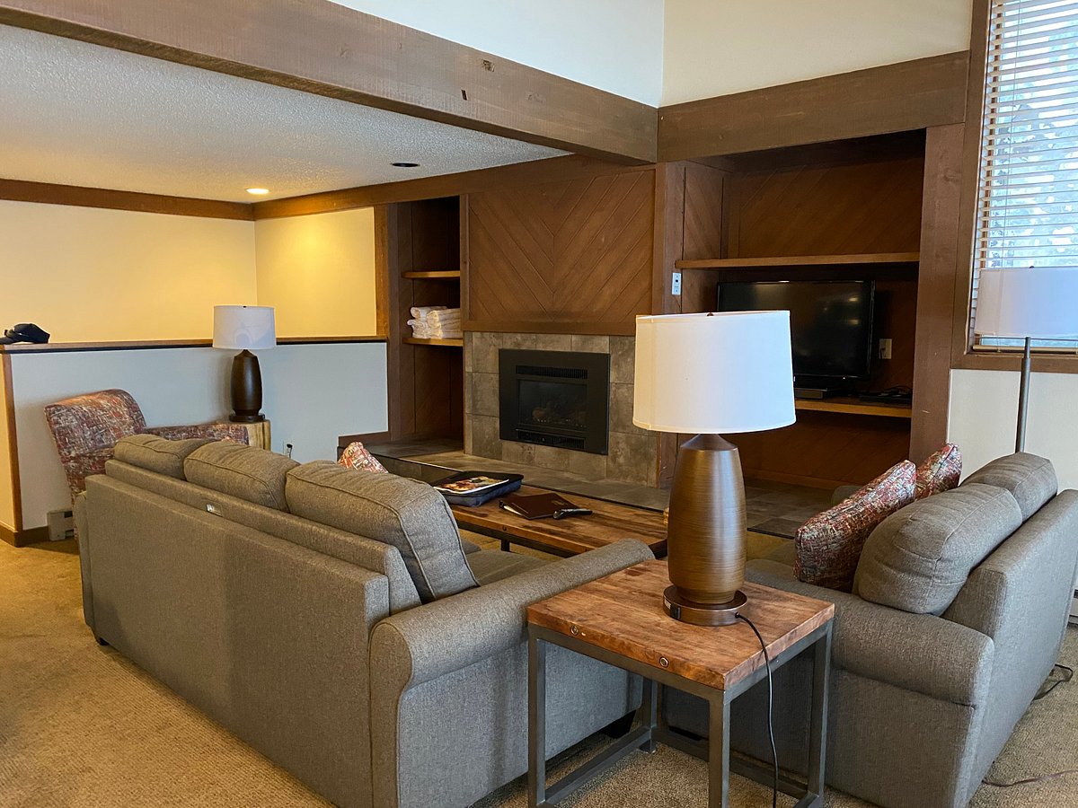 Gold Point Resort living room Gold Point Resort living room