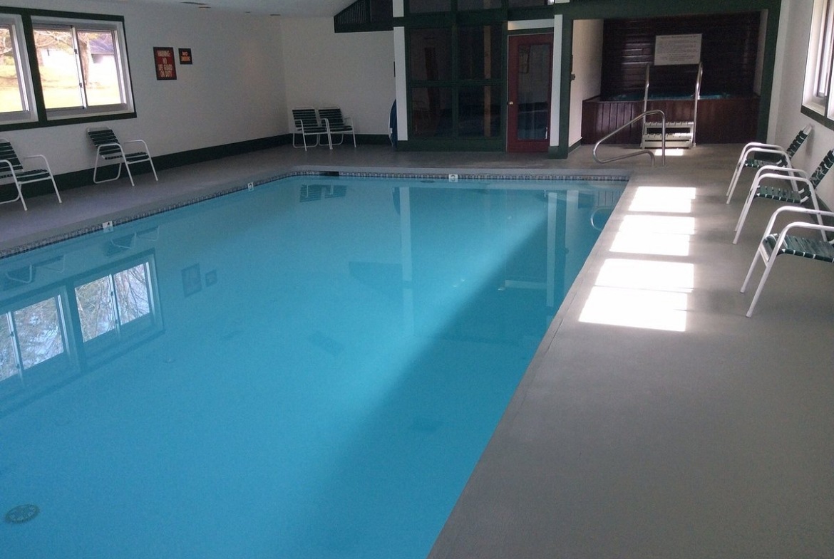 Village Green At Stowe Indoor Pool