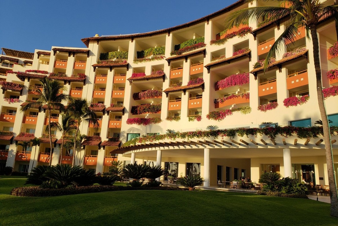 Grand Velas International Residence exterior