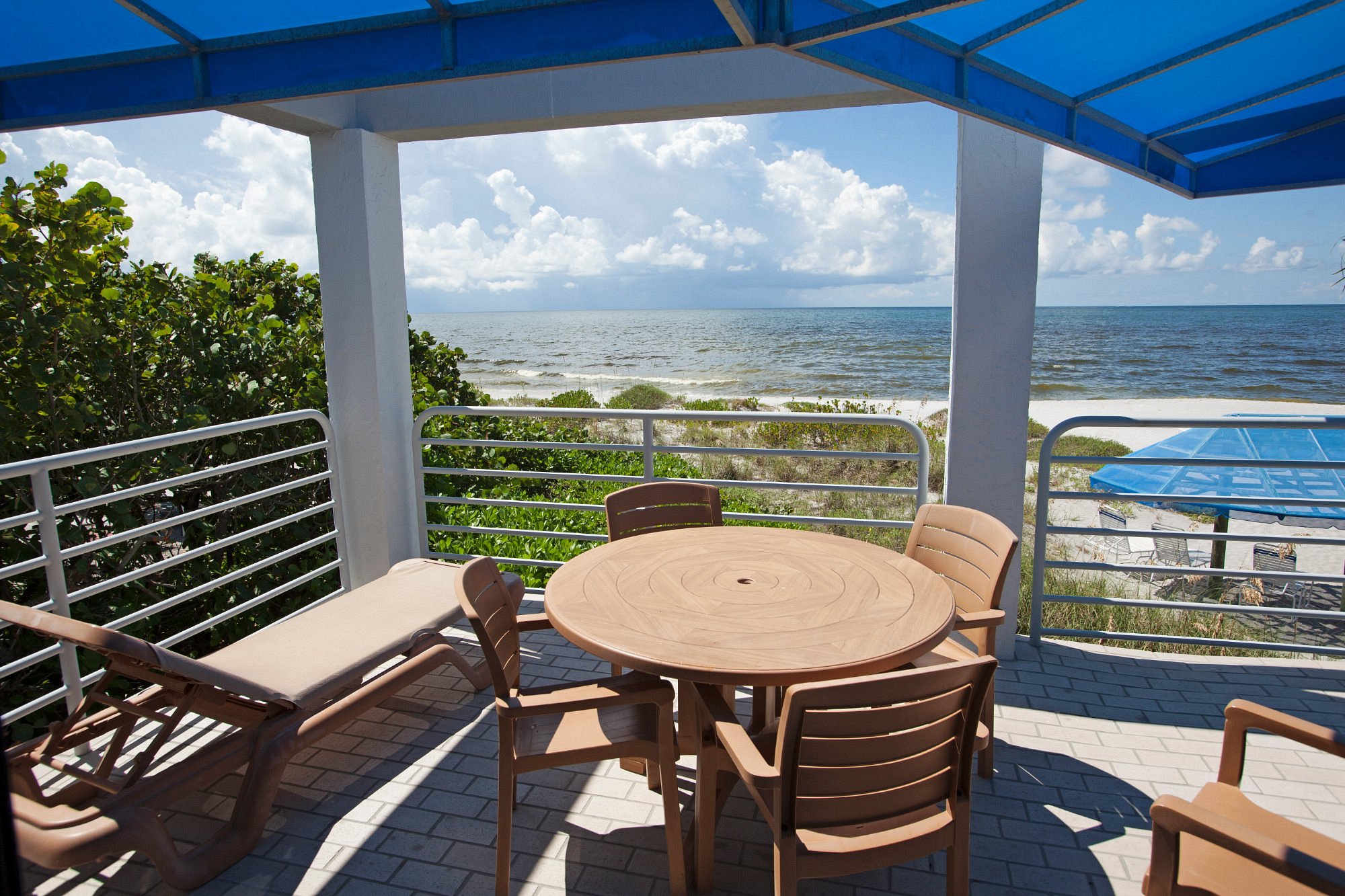 Gulf Tides Of Longboat Key balcony Gulf Tides Of Longboat Key balcony