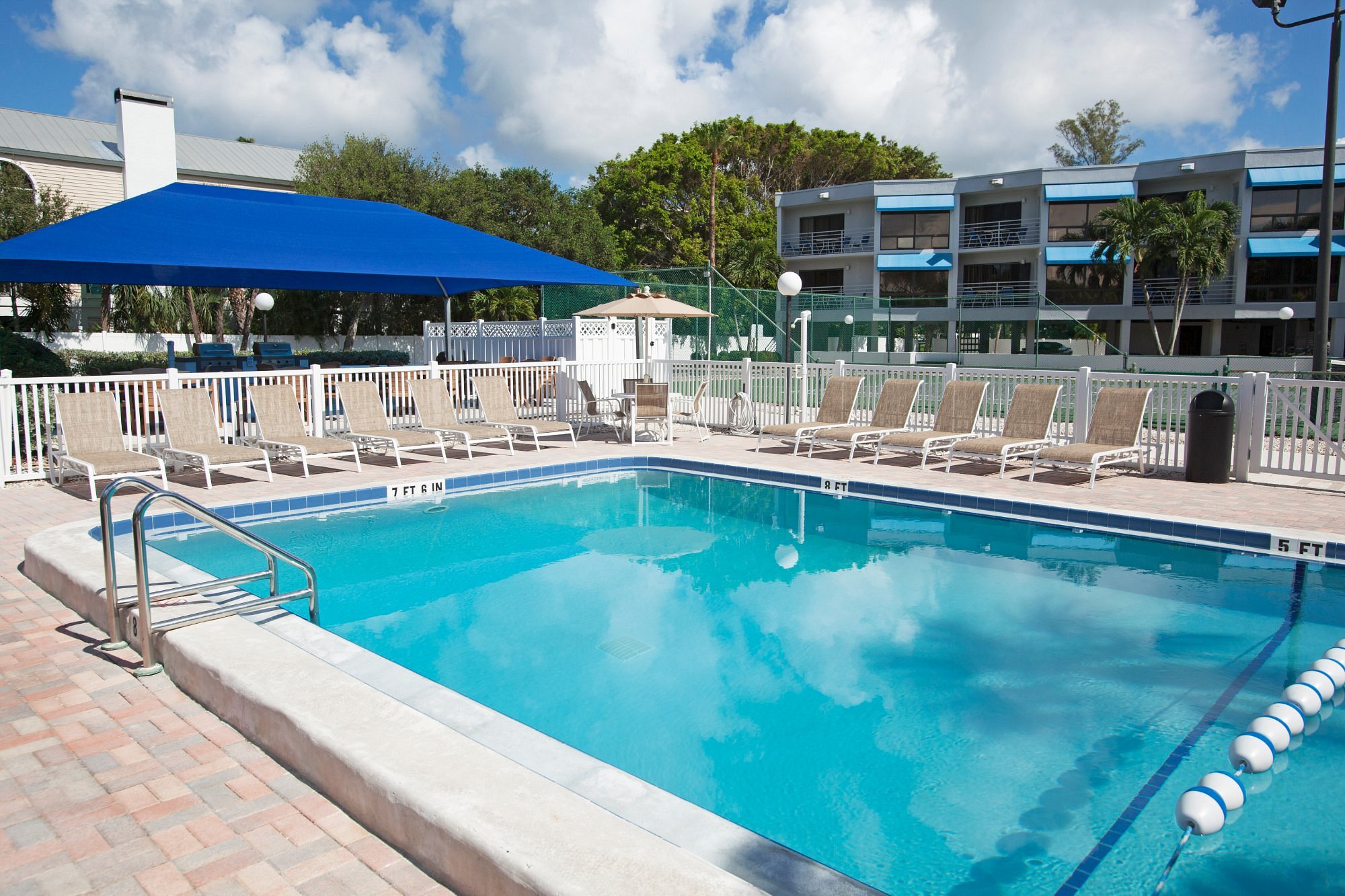outdoor swimming pool Outdoor swimming pool