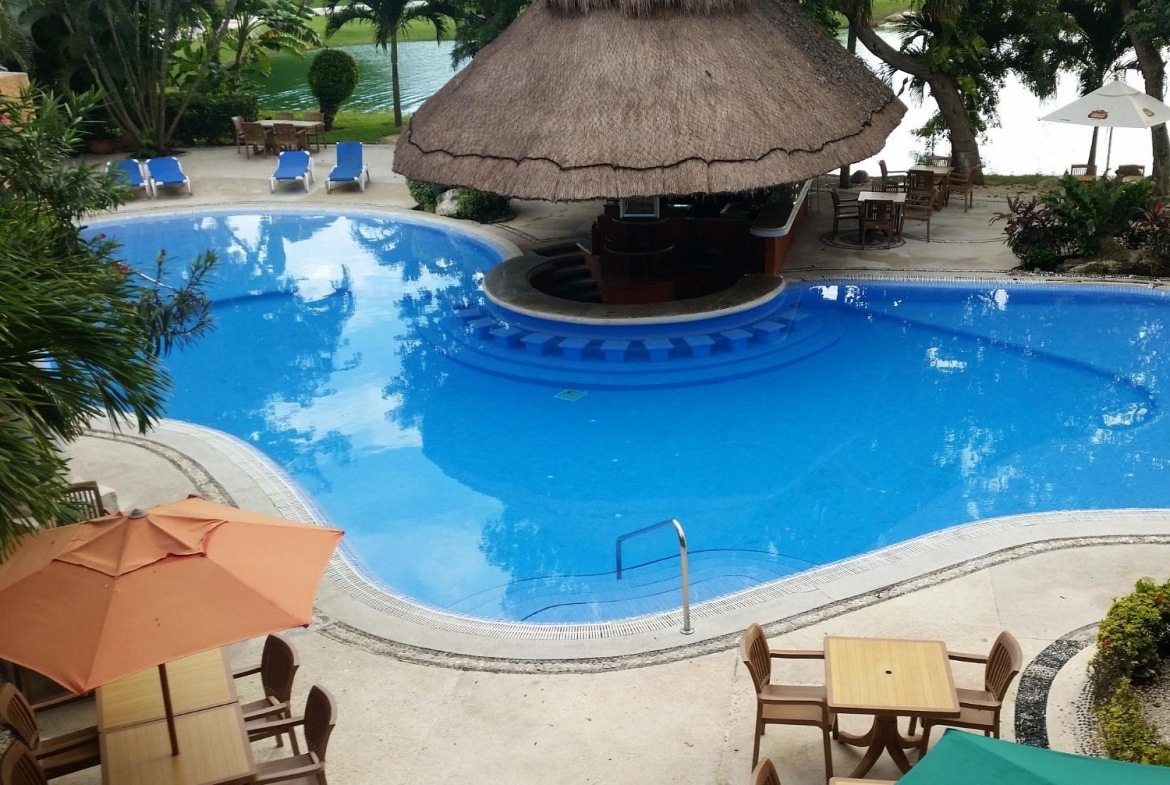 Hacienda Vista Real pool 2