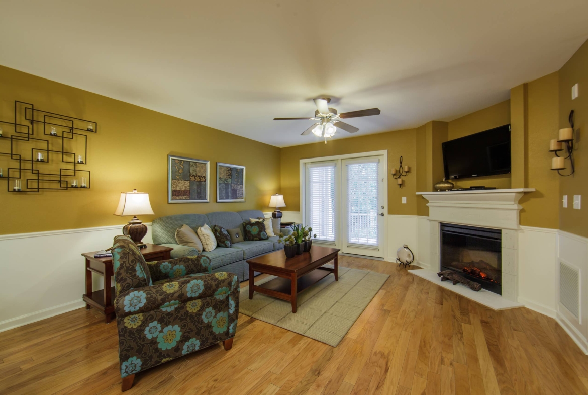 Holiday Hills living room