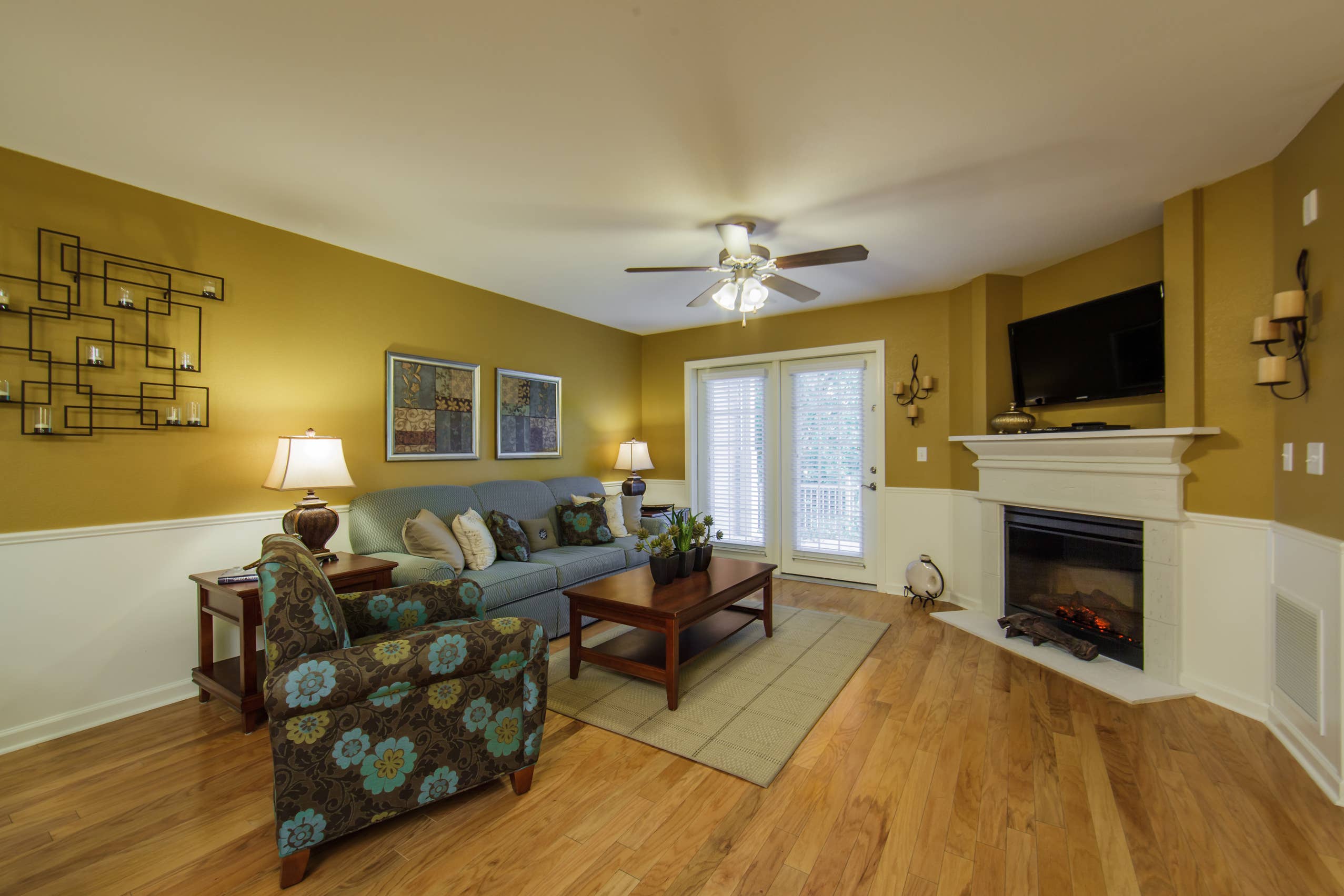 Holiday Hills living room