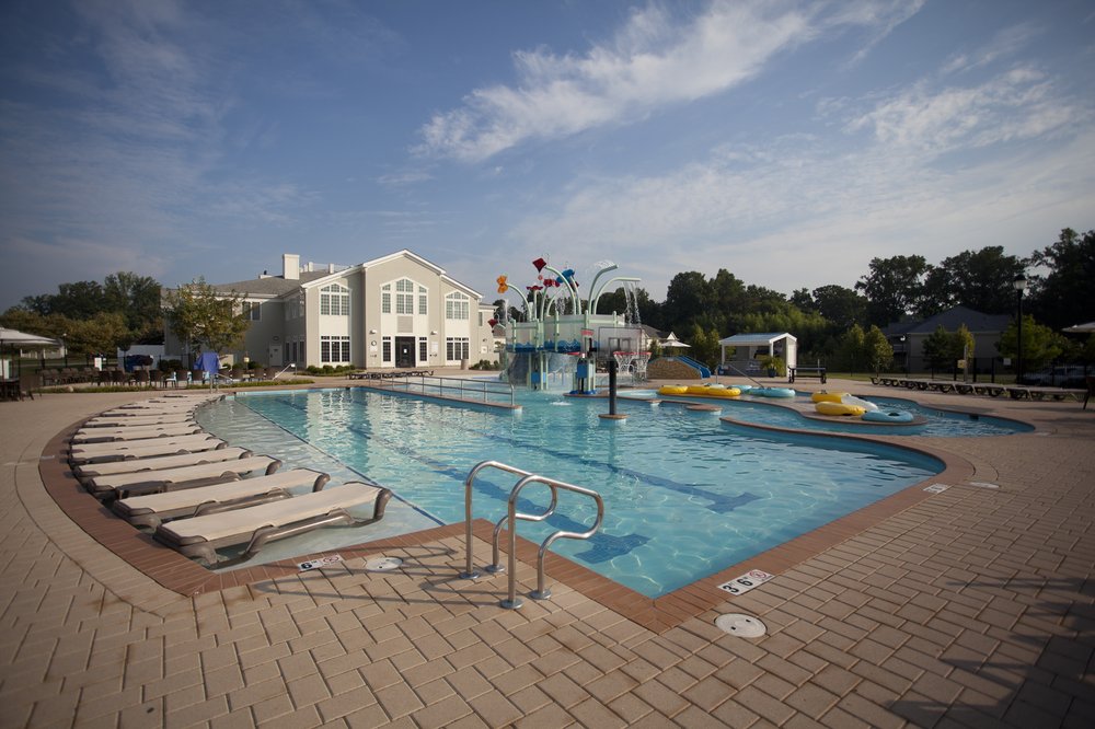 The Colonies At Williamsburg Pool