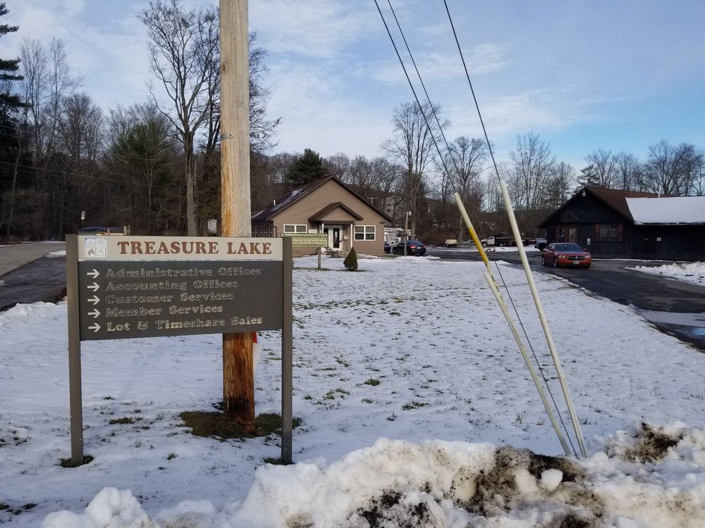 Wolf Run Manor At Treasure Lake Grounds
