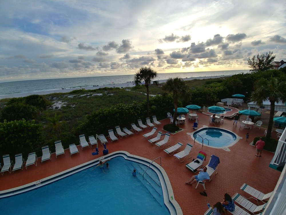 Sand Pebble Resort (Treasure Island) Pool Area