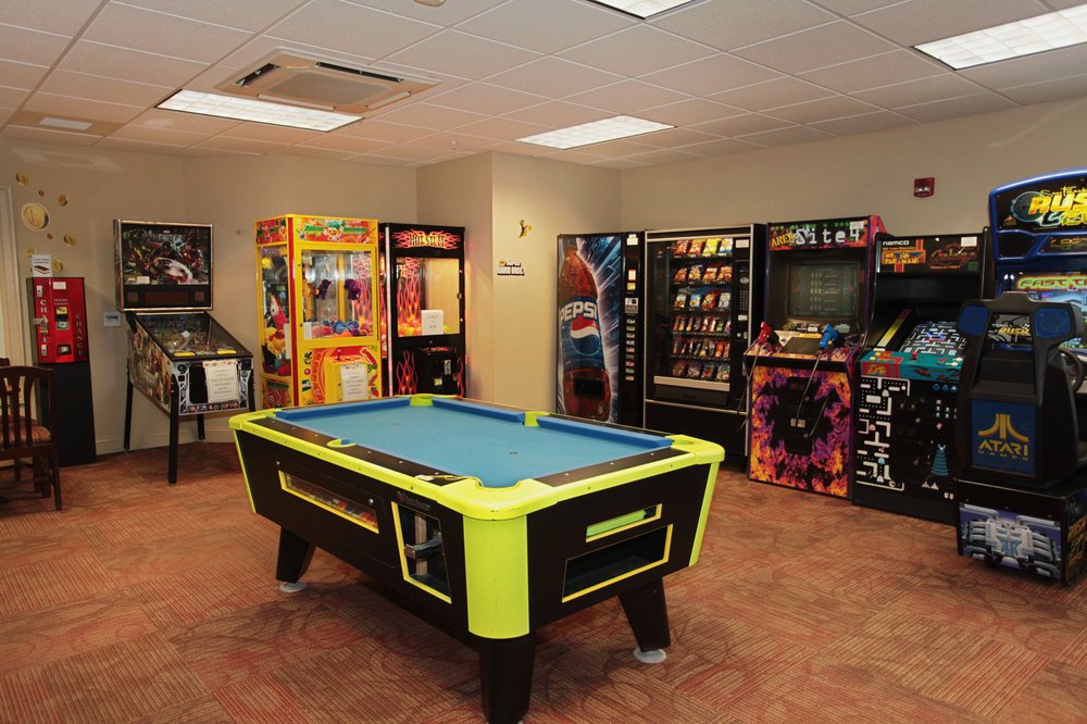 The Colonies At Williamsburg Game Room