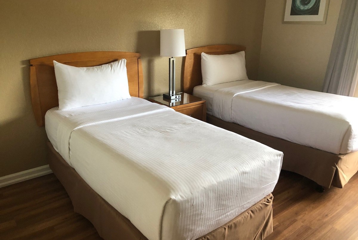 Orbit One Vacation Villas bedroom