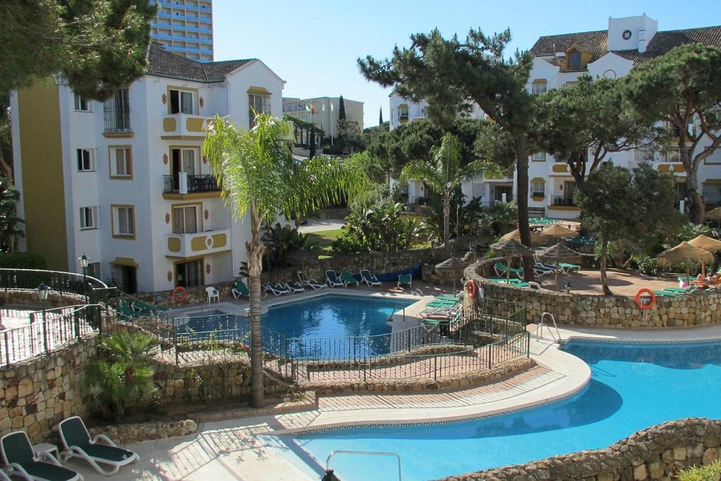 pool exterior