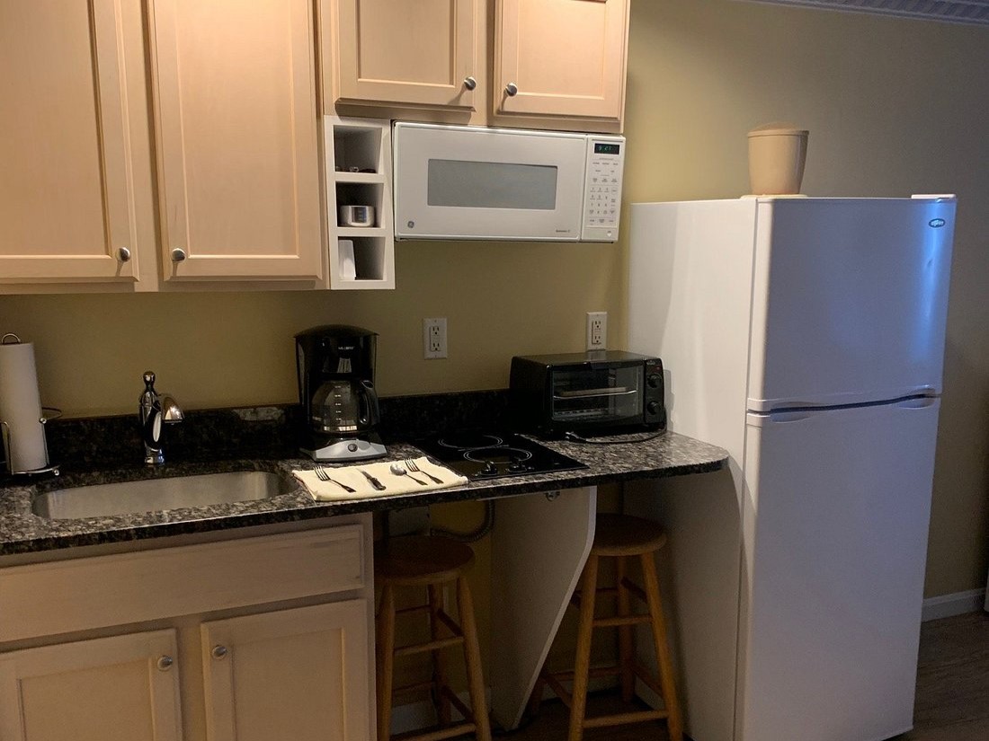 Innseason Resorts – Surfside kitchen