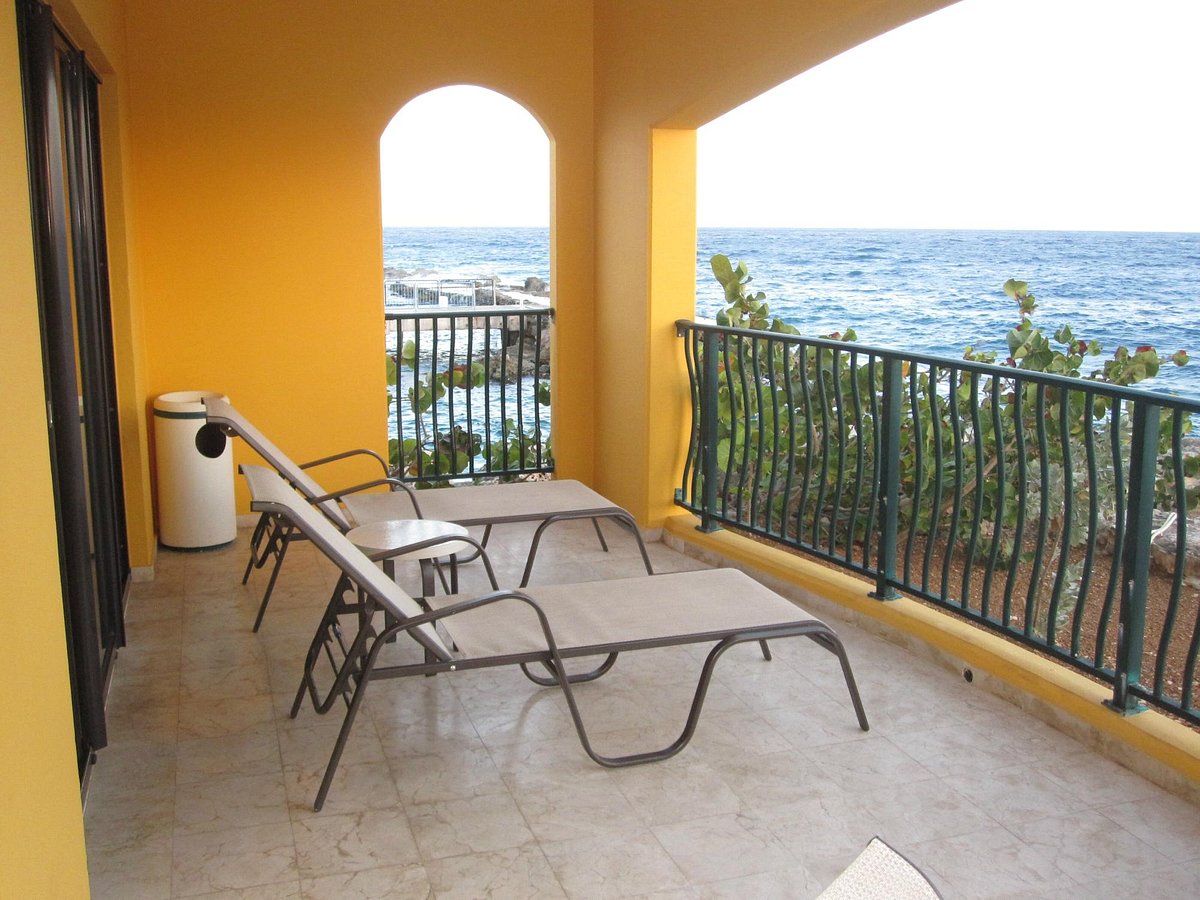 The Royal Sea Aquarium Resort Balcony The Royal Sea Aquarium Resort Balcony