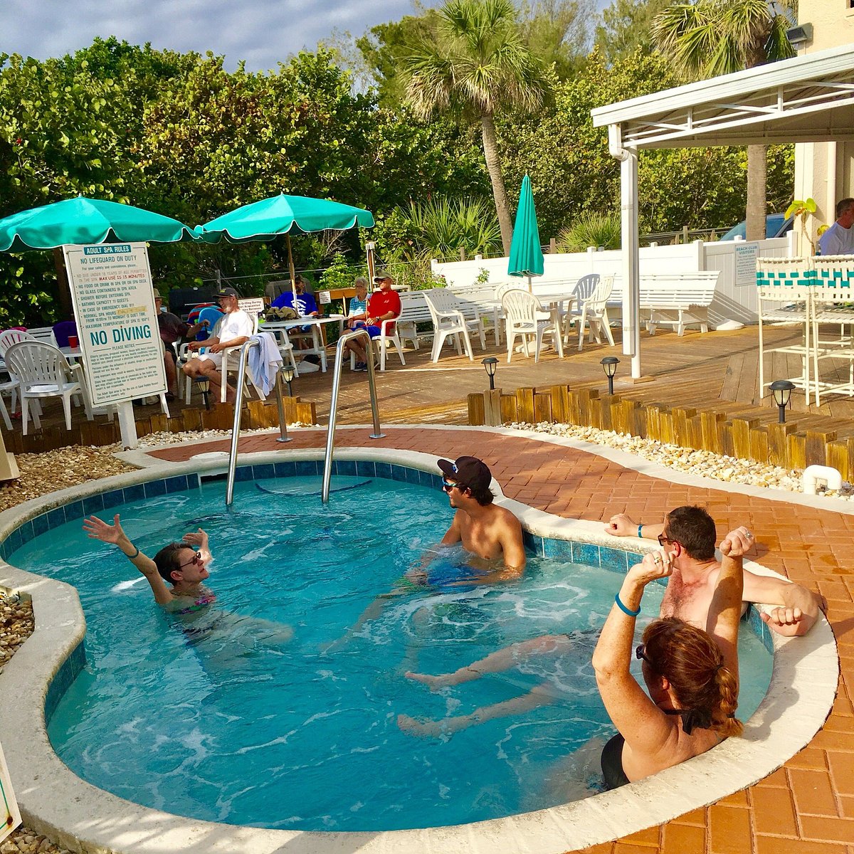 Sand Pebble Resort (Treasure Island) Hot Tub
