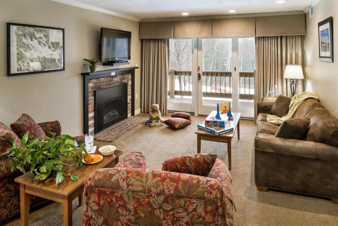 Summit Resort New Hampshire Living Area