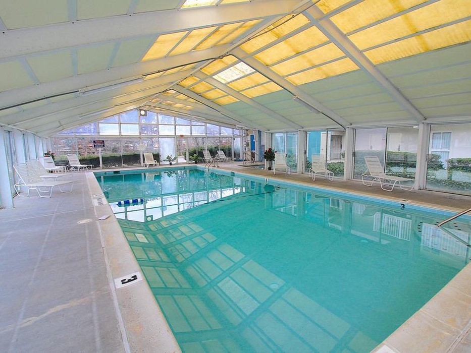 Bay Club Resort pool