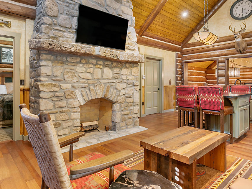 Bluegreen Resorts, Wilderness Club At Big Cedar living 2 How To Sell Bluegreen Timeshare