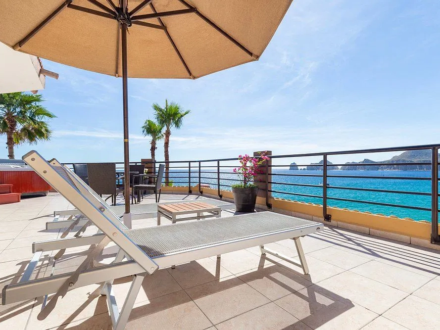 Villa Del Palmar Lounge Chair