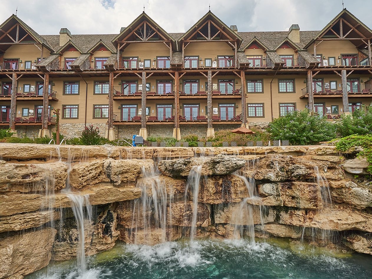 Is Hilton Grand Vacations Worth It: Bluegreen Wilderness Club at Big Cedar