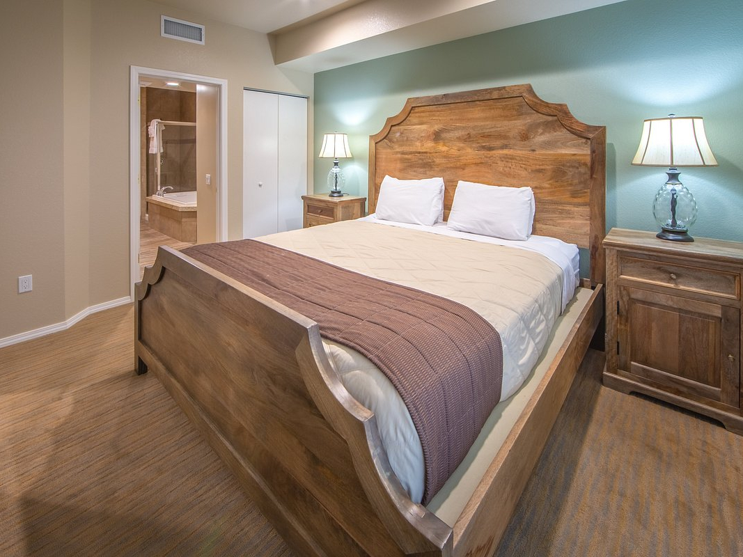 David Walley’s Resort bedroom