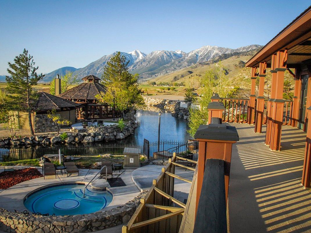 David Walley’s Resort pool