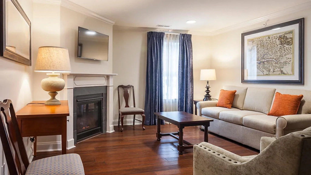 Bluegreen Vacations Locations: Patrick Henry Square Living Room