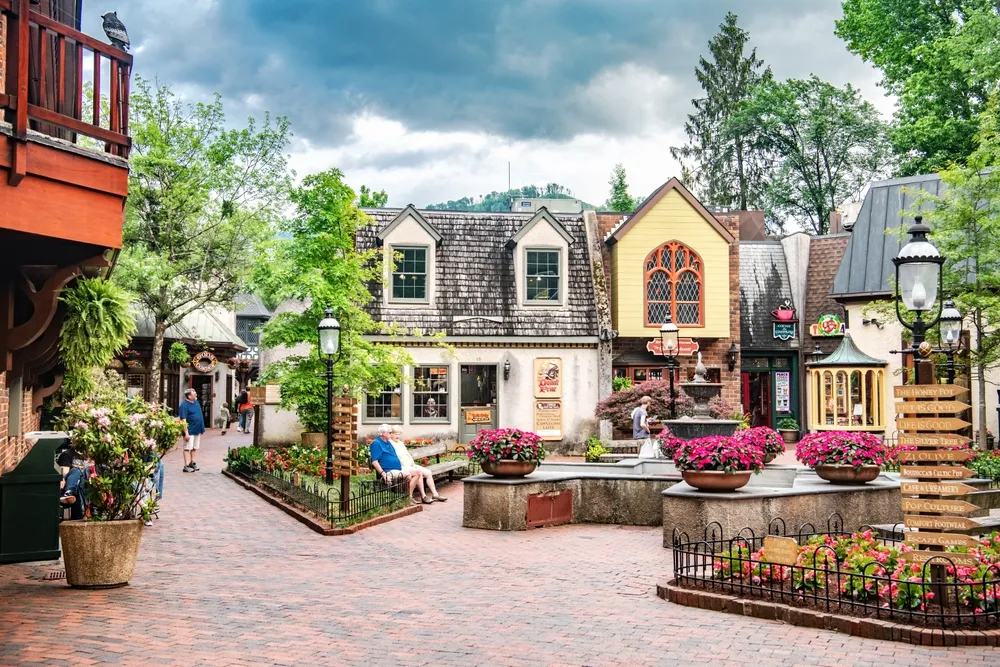 Summer Vacation Ideas: Downtown Gatlinburg