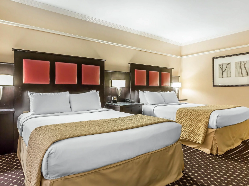 Hotel Blake Guestroom - Bluegreen Vacation Reviews