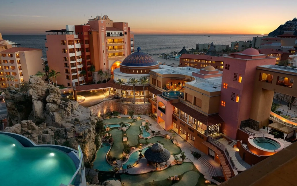 Cheapest Tropical Vacations: Playa Grande (Cabo San Lucas)