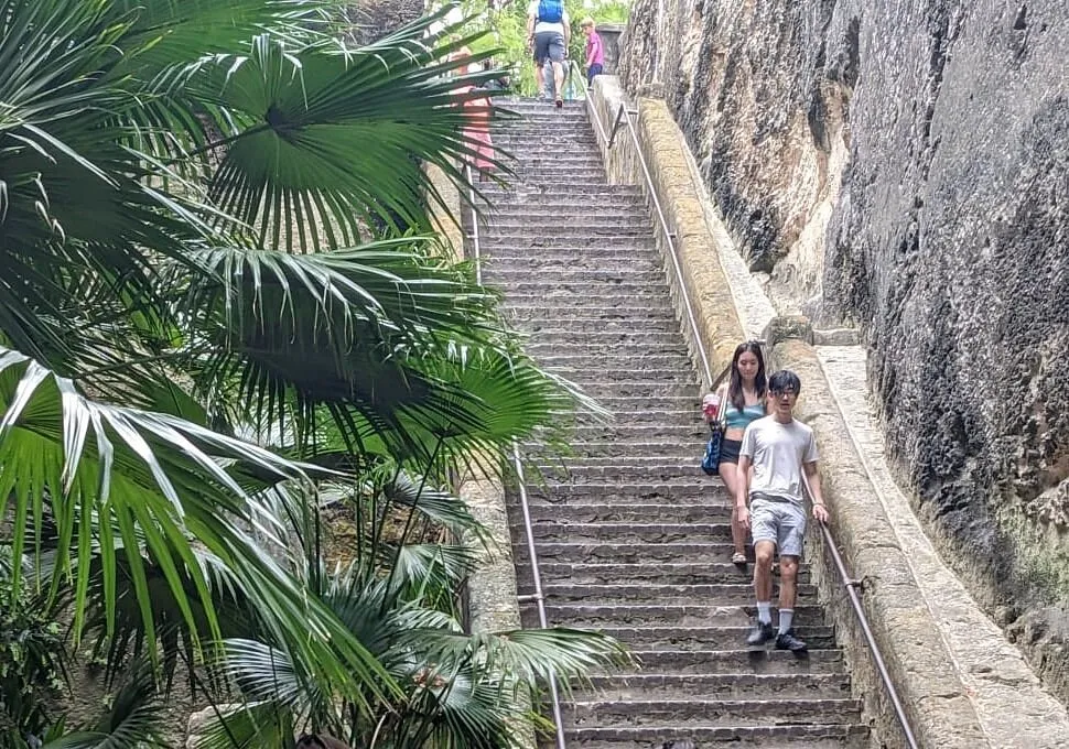Nassau Vacation: Queen's Staircase