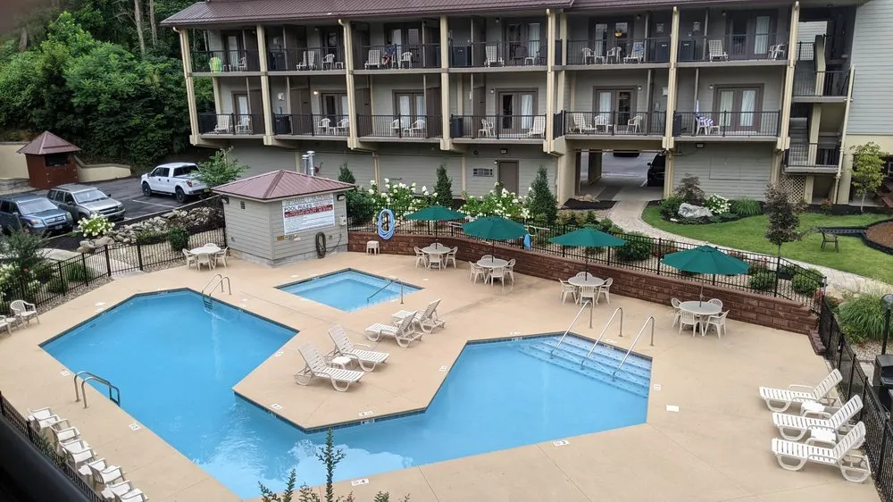 Tree Tops Resort Pool