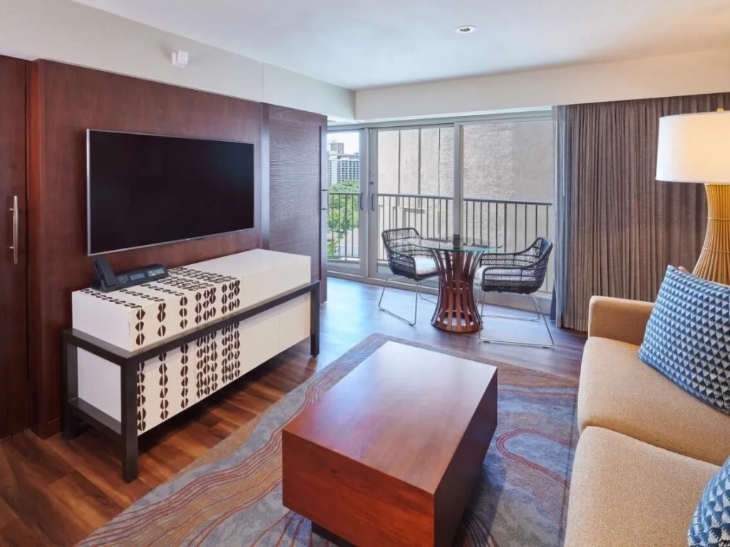Hokulani Waikiki By Hilton Grand Vacations Living Room
