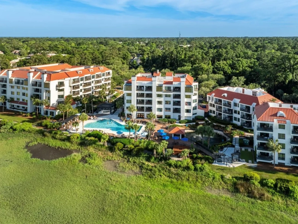 Marriott’s Sunset Pointe At Shelter Cove Exterior
