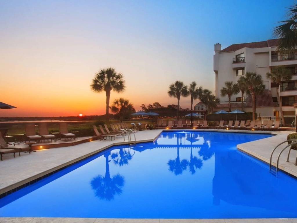 Marriott’s Sunset Pointe At Shelter Cove Pool